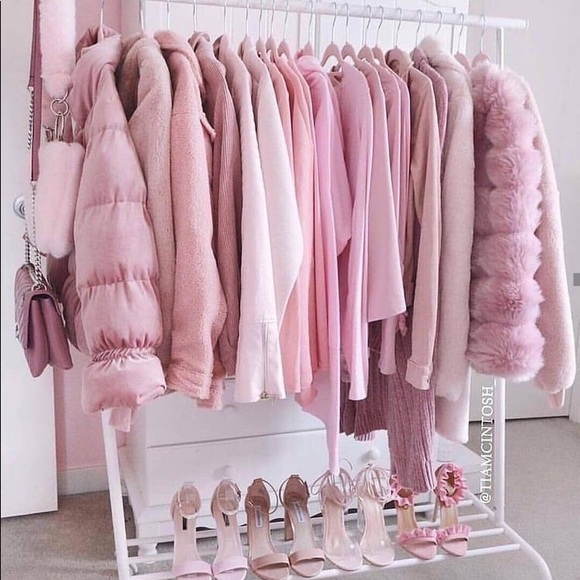 Meet your Posher, Niki✨ - Picture 1 of 6